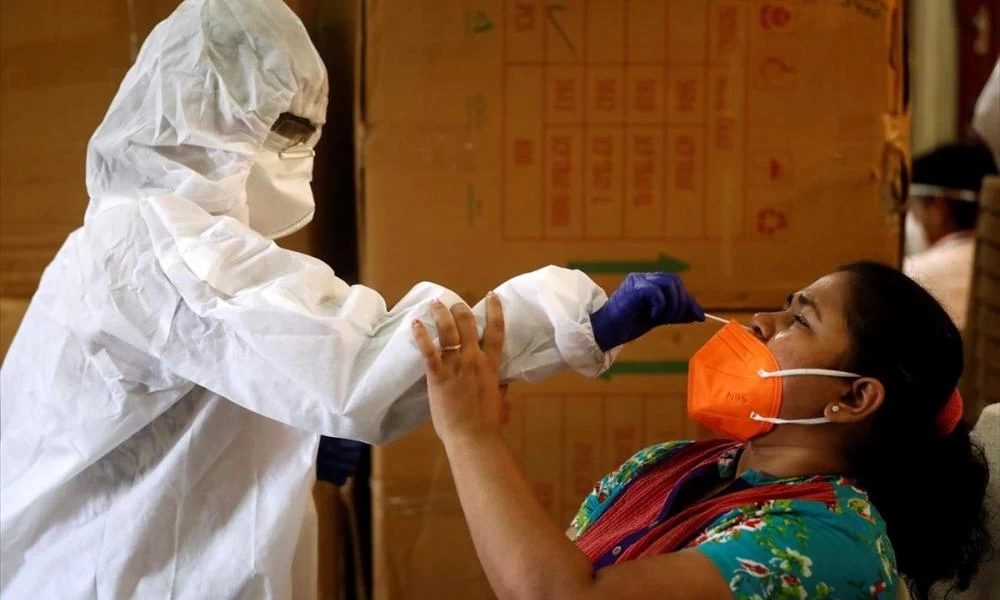 Ινδία: "Συναγερμός" στη χώρα με 153.000 νέα κρούσματα